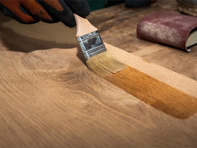 ¿Cuándo es el momento de renovar el barnizado de tu suelo de madera?