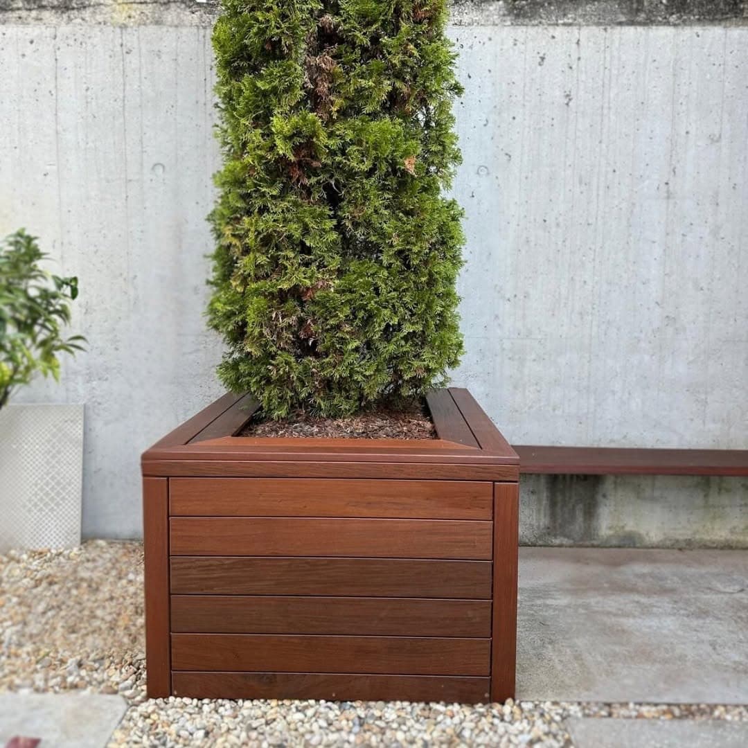 Confía en un equipo cualificado para el tratamiento de tu madera exterior