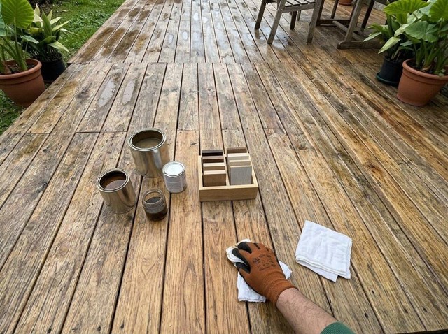 Protege y personaliza tu suelo de madera con aceites y tintes en A Coruña - Imagen 1